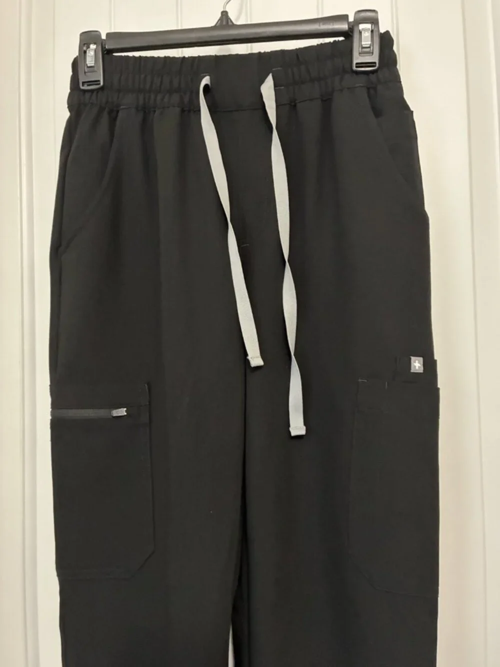 Figs Scrubs Cairo Cargo Pants In Black Size XST 26” x 32”